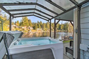 Interior - 'the Peacock House' - Waterfront Home w/ Hot Tub! (Olympia)