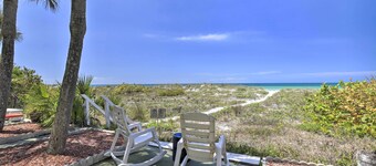 On-site Beach Access: Walkable Gulf Coast Retreat