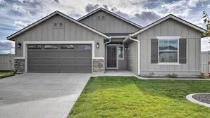 Unclassified image, 3 of 26, button - Modern Caldwell House w/ Yard & Furnished Patio! (Caldwell)