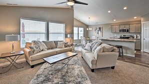 Unclassified image, 4 of 26, button - Modern Caldwell House w/ Yard & Furnished Patio! (Caldwell)