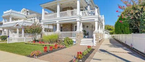 House (6 Bedrooms) | Interior