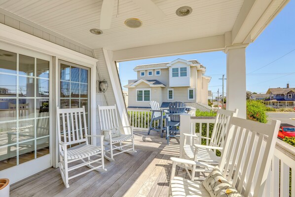 House (6 Bedrooms) | Interior - Spacious Avalon Beach House - 2 Blocks to Water! (Avalon)