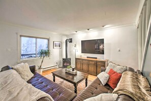 Fernseher, Kamin, Bücher