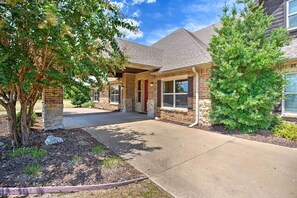 Interior - Spacious Stallion Lake Ranch Home w/ Patio (Lindale)