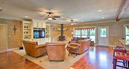 Spacious Stallion Lake Ranch Home w/ Patio