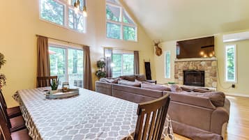 House (3 Bedrooms) | Front of property