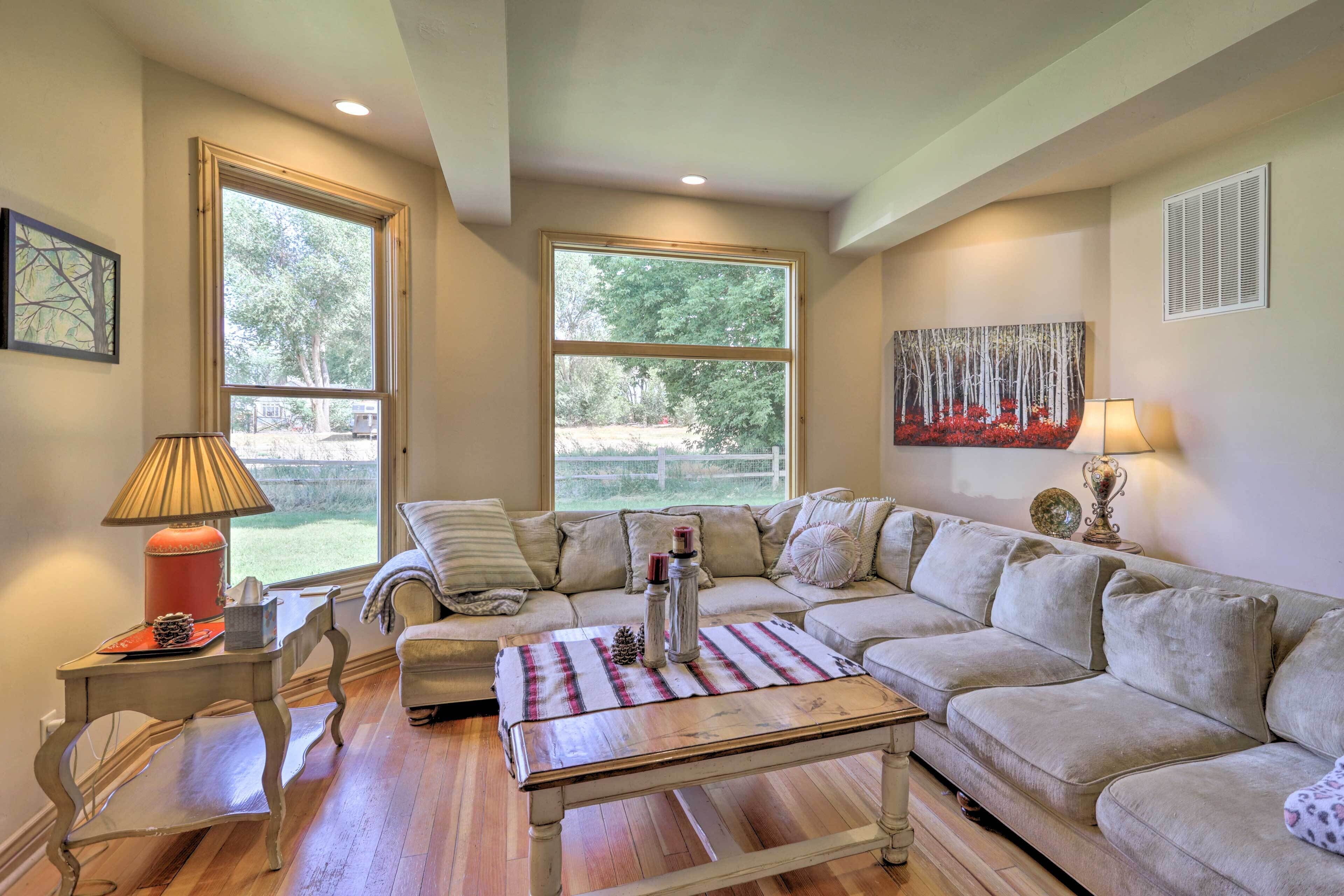 House (6 Bedrooms) | Interior