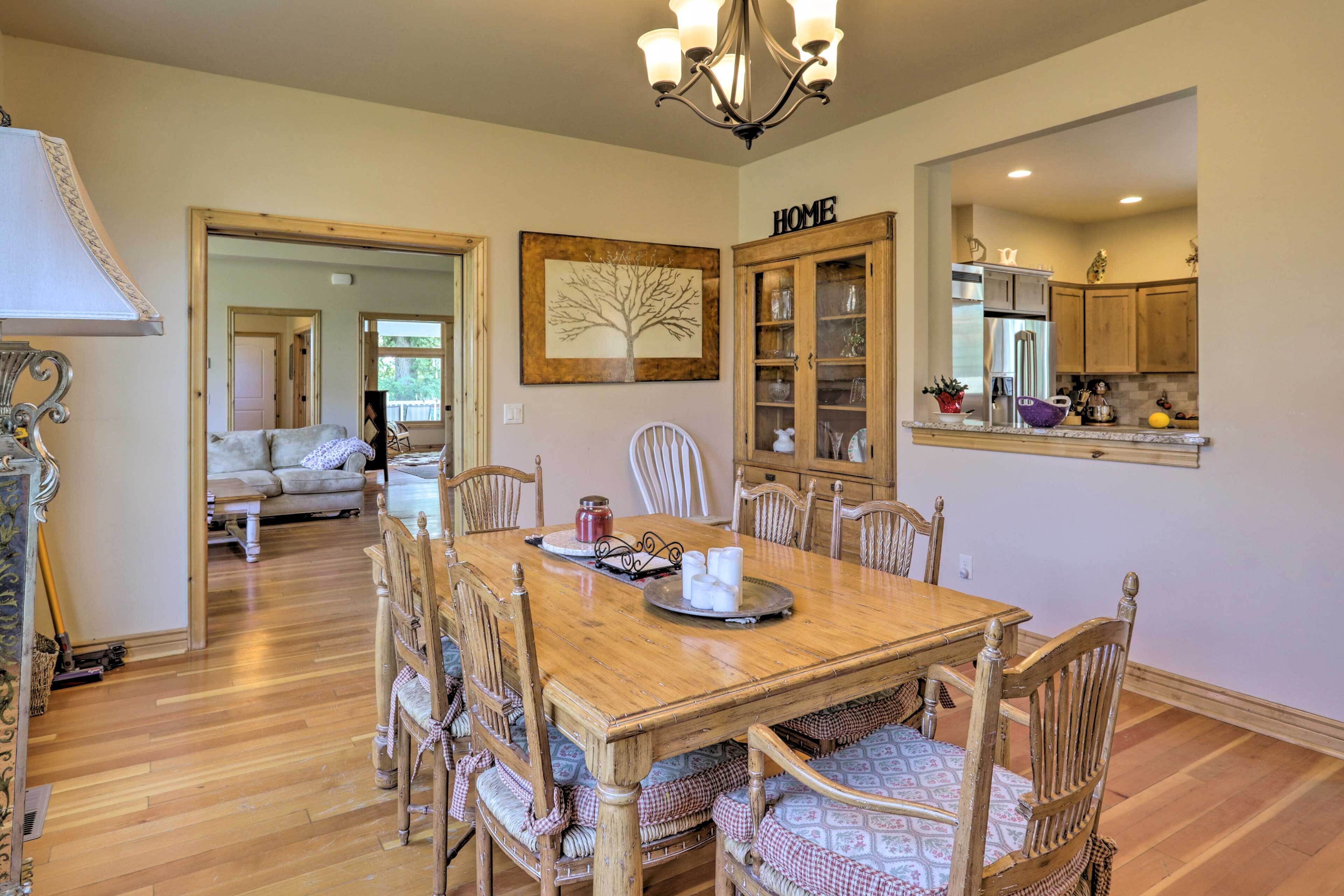 House (6 Bedrooms) | Interior