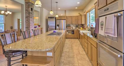 Fruita Victorian Home w/ Hot Tub + Mountains!