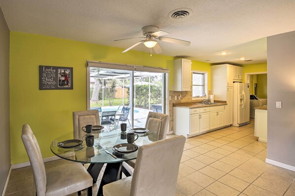 House (3 Bedrooms) | Interior
