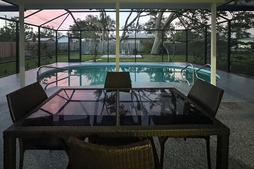 Quiet Venice Retreat With Private Lanai & Pool!