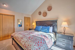 House (4 Bedrooms) | Interior - Hot Tub + Deck: Large Sunriver Home Near Skiing (Bend)