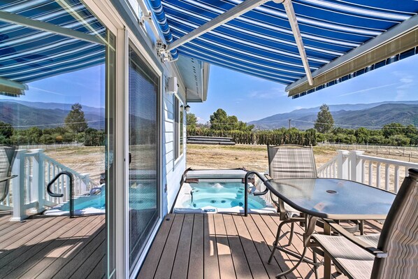 Terrace/patio - Home on 5 Acres w/ Hot Tub, Grill & Fire Pit (Aguanga)