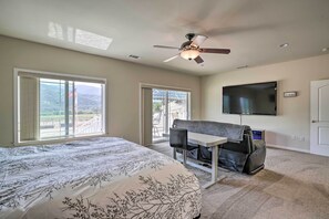 3 bedrooms, iron/ironing board, free cots/infant beds, bed sheets - Home on 5 Acres w/ Hot Tub, Grill & Fire Pit (Aguanga)