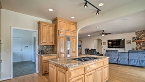 Private kitchen - Home on 5 Acres w/ Hot Tub, Grill & Fire Pit (Aguanga)