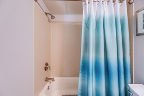 Apartment (2 Bedrooms) | Interior - Walk to Beach! Modern Ocean City Condo w/ Balcony (Ocean City)
