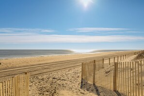 Apartment (2 Bedrooms) | Interior - Walk to Beach! Modern Ocean City Condo w/ Balcony (Ocean City)