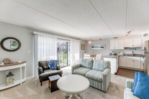 Apartment (2 Bedrooms) | Interior - Walk to Beach! Modern Ocean City Condo w/ Balcony (Ocean City)