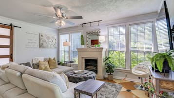 House (3 Bedrooms) | Front of property