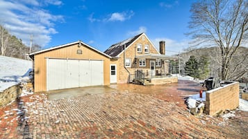 House (3 Bedrooms) | Front of property