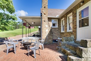 House (3 Bedrooms) | Interior - Hilltop Home w/ Game Room, In Wayne Nat'l Forest (Logan)