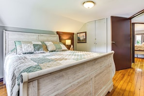 House (3 Bedrooms) | Interior - Hilltop Home w/ Game Room, In Wayne Nat'l Forest (Logan)