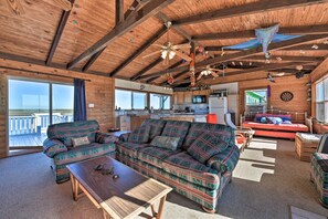 House (3 Bedrooms) | Interior - Oceanfront Sargent Beach Home w/ Dock! (Bay City)