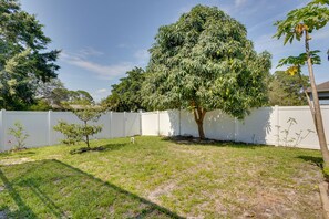 Property grounds - Renovated Sunny Port St Lucie Home w/ Outdoor Pool (Port Saint Lucie)