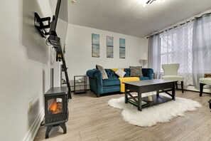 Apartment (2 Bedrooms) | Front of property - Walk to Downtown Albany: Ten Broeck Triangle Apt! (Albany)