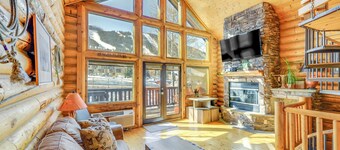 Cozy Mountain Condo Across From Snow King Ski Mtn!