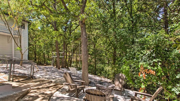 Unclassified image, 1 of 29, button - Lake Texoma Escape w/ Private Balcony & Grill (Pottsboro)