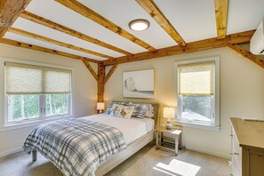 House (6 Bedrooms) | Interior - Spacious Kennebunkport Home w/ View, 2 Mi to Beach (Kennebunkport)