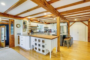 House (6 Bedrooms) | Interior - Spacious Kennebunkport Home w/ View, 2 Mi to Beach (Kennebunkport)