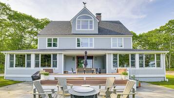 House (6 Bedrooms) | Interior