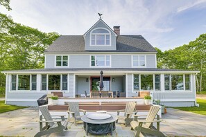 House (6 Bedrooms) | Interior - Spacious Kennebunkport Home w/ View, 2 Mi to Beach (Kennebunkport)