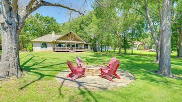 House (4 Bedrooms) | Property grounds