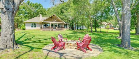 House (4 Bedrooms) | Property grounds