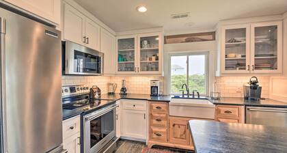 Bright Emerald Isle Home - Walk to the Beach!