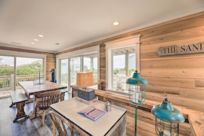 Dining - Bright Emerald Isle Home - Walk to the Beach! (Emerald Isle)