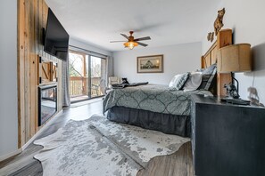Apartment (2 Bedrooms) | 2 bedrooms, desk, laptop workspace, iron/ironing board - Alpine Getaway w/ Grill: Walk to Lake! (Cashiers)