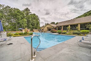 Outdoor pool - Alpine Getaway w/ Grill: Walk to Lake! (Cashiers)
