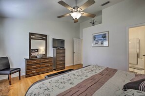 Interior - Saltwater Pool, Spa & Lanai: Bradenton Home (Bradenton)