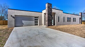 Exterior - Denison Vacation Home Near Downtown! (Denison)