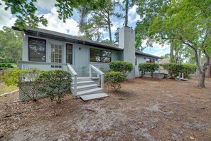 House (3 Bedrooms) | Interior - Getaway < 9 Mi to Historic Downtown Ocala (Ocala)