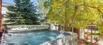 Red Lodge Mountain Home < 7 Miles to Ski Slopes!