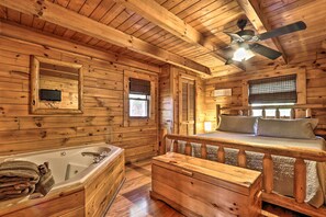 Interior - Smoky Mountain Log Cabin: 7 Mi to Gatlinburg! (Sevierville)