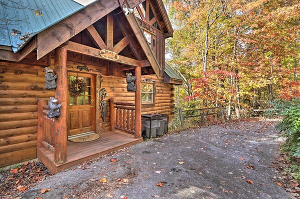 House (1 Bedroom) | Interior - Smoky Mountain Log Cabin: 7 Mi to Gatlinburg! (Sevierville)