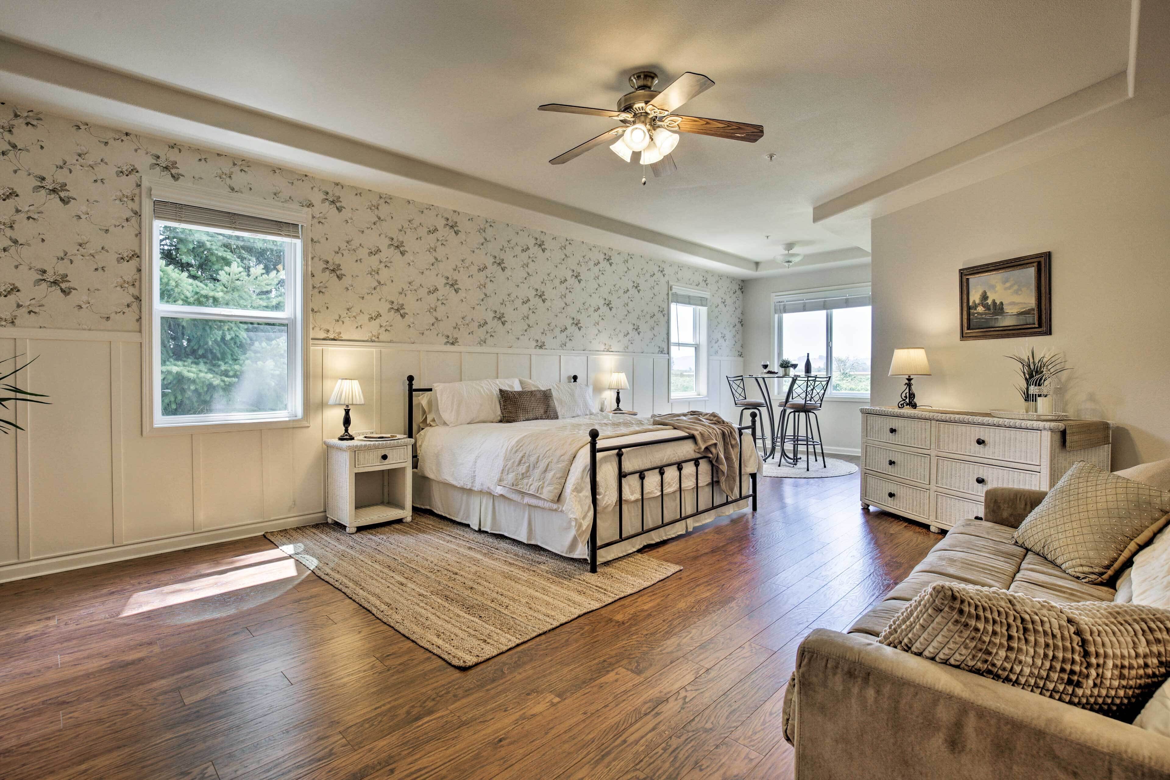 House (5 Bedrooms) | Interior