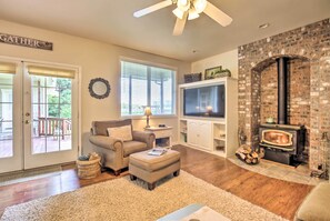 House (5 Bedrooms) | Interior