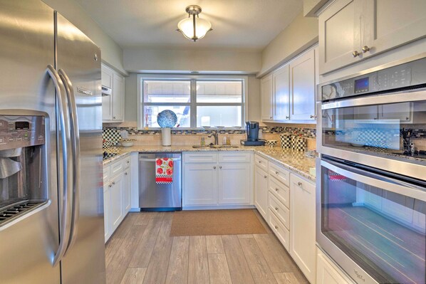 Apartment (4 Bedrooms) | Interior - Waterfront Home w/ Dock on Lake Lyndon B Johnson! (Horseshoe Bay)